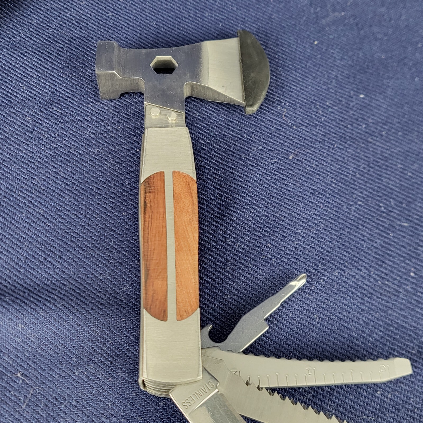 Mossy Oak Axe Head Multi Tool with Belt Case