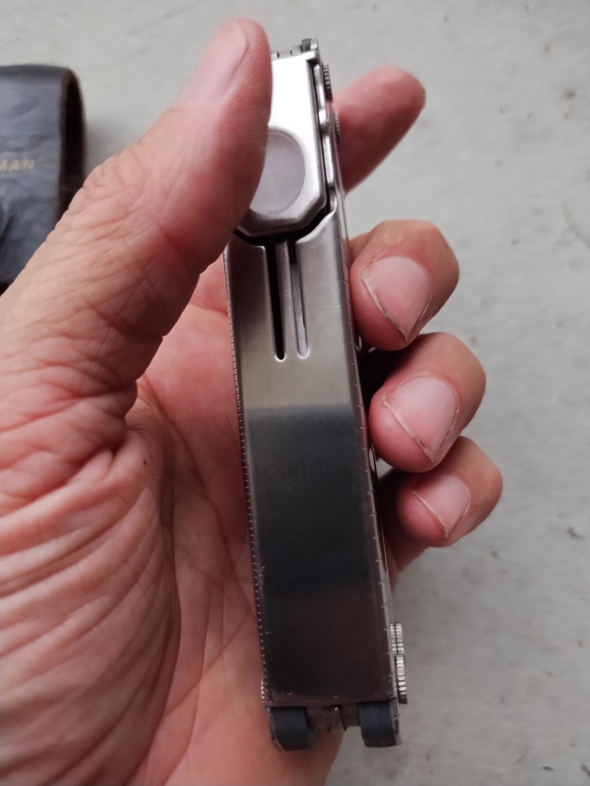 LEATHERMAN CORE STAINLESS W/BLACK LEATHER SHEATH MULTI-TOOL USA, VERY GOOD!