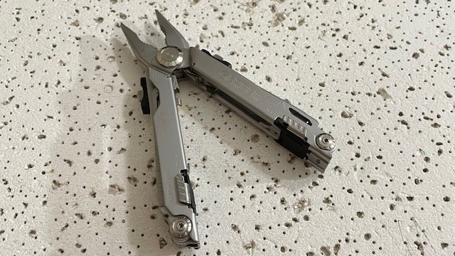 GERBER Flik Stainless Steel Silver MULTI-PLIER Multi Tool Pliers,Knife,Scissors-