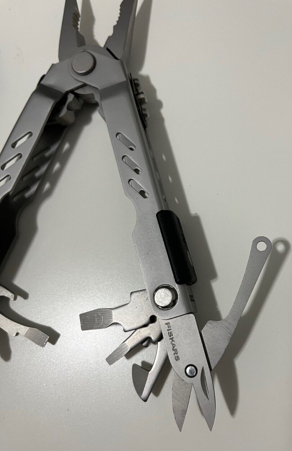 GERBER MULTI-TOOL MULTI-PLIER WITH NYLON SHEATH FISKARS SIMONDS USA