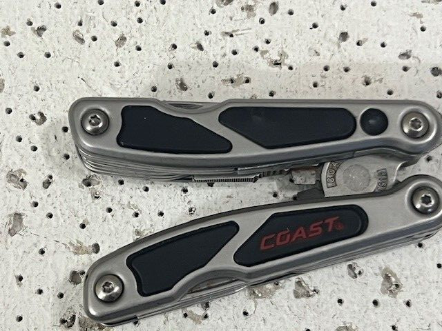 Coast Multi Tool Silver And Black Pilers 10 tools —