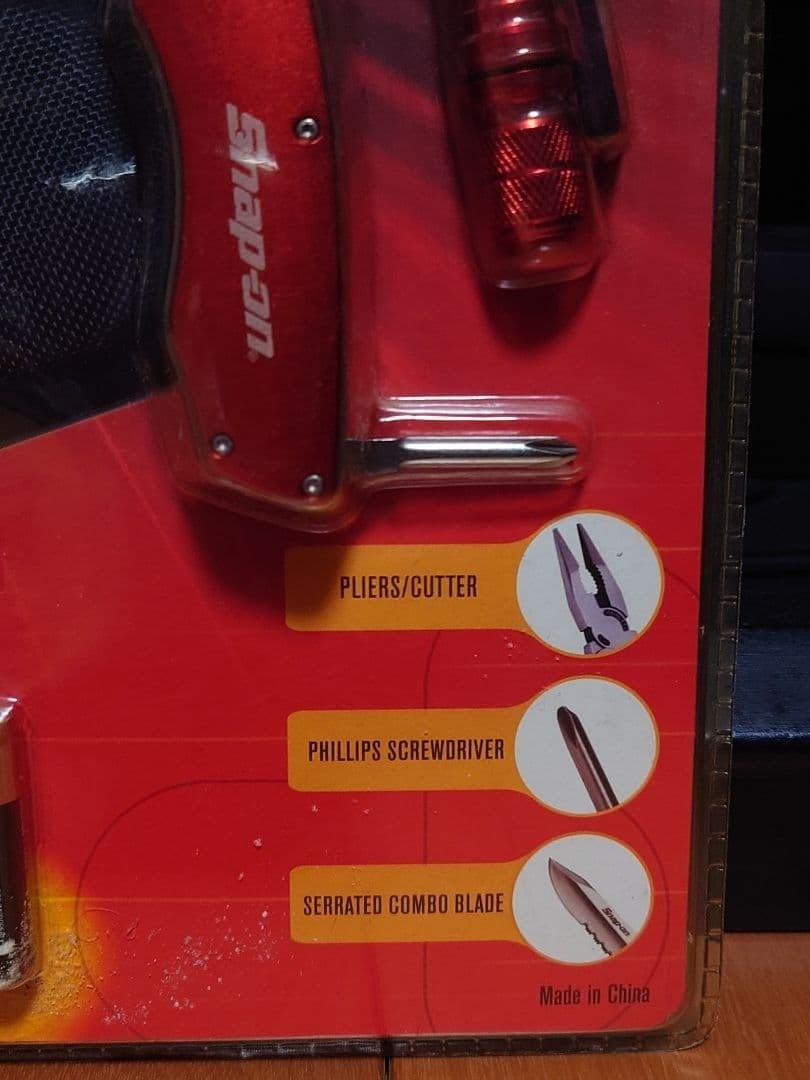 Snap-on pen light Knife Multifunction kit red
