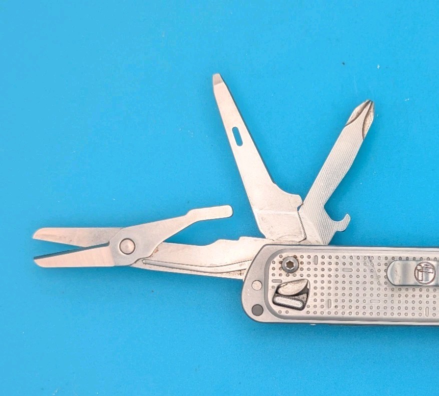 Leatherman FREE T4 Pocket Knife Multi-tool! Stainless! RETIRED!