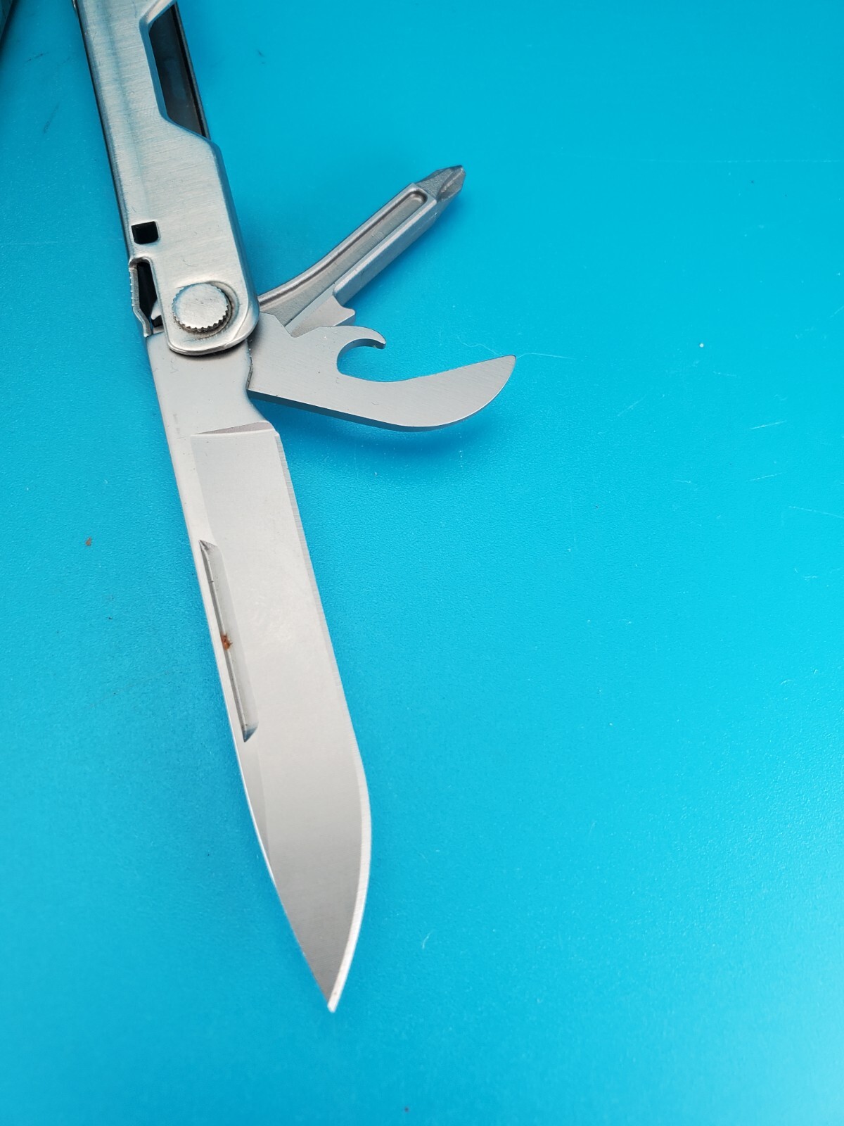 LEATHERMAN Bond Multitool! With Sheath! *FIREFIGHTERSFIRST*