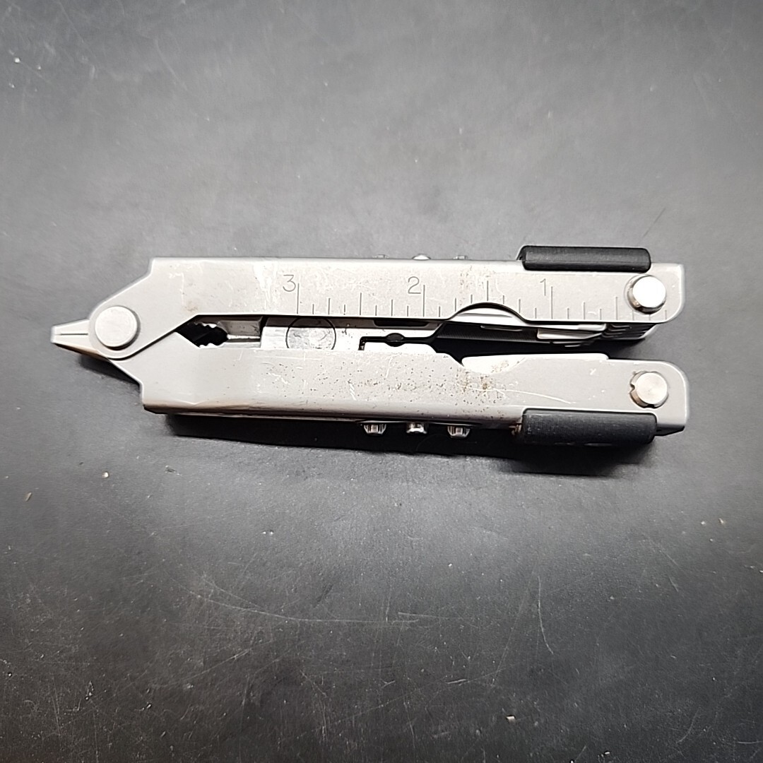 Gerber MP600 Multi-Tool Needlenose, Carbide Cutters, 12 Tool Folding Pliers
