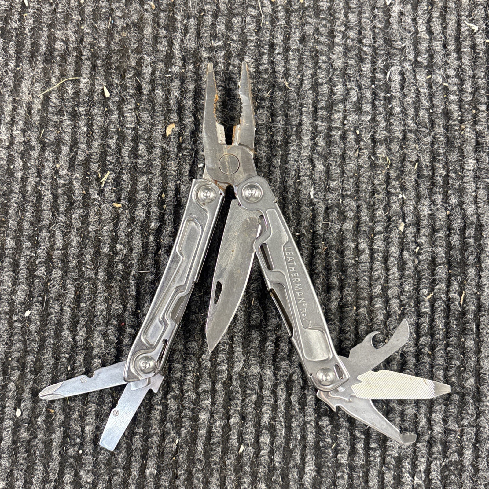 Leatherman Rev 3.8″ Multi-Tool, Stainless! USED (043)