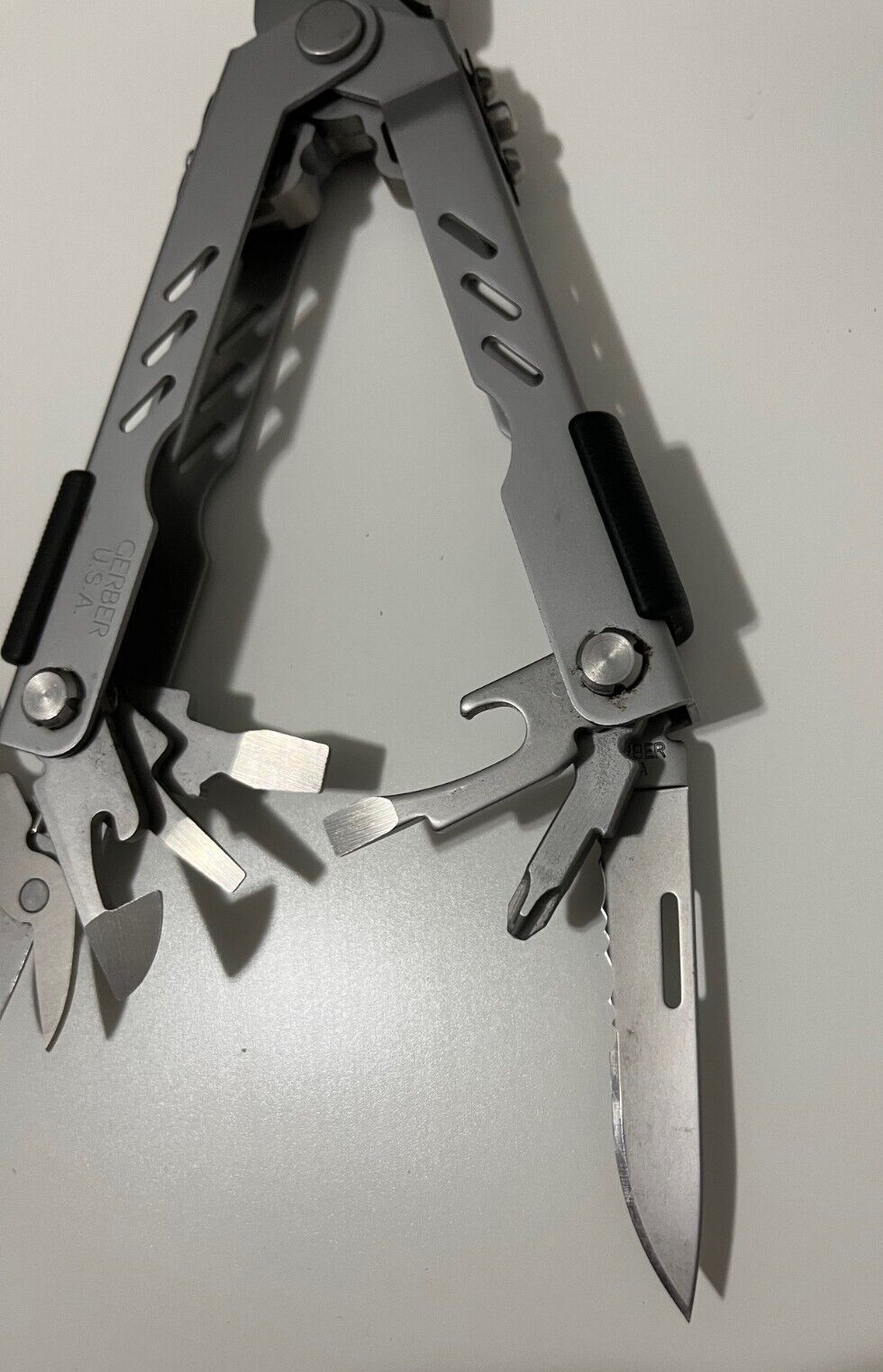 GERBER MULTI-TOOL MULTI-PLIER WITH NYLON SHEATH FISKARS SIMONDS USA