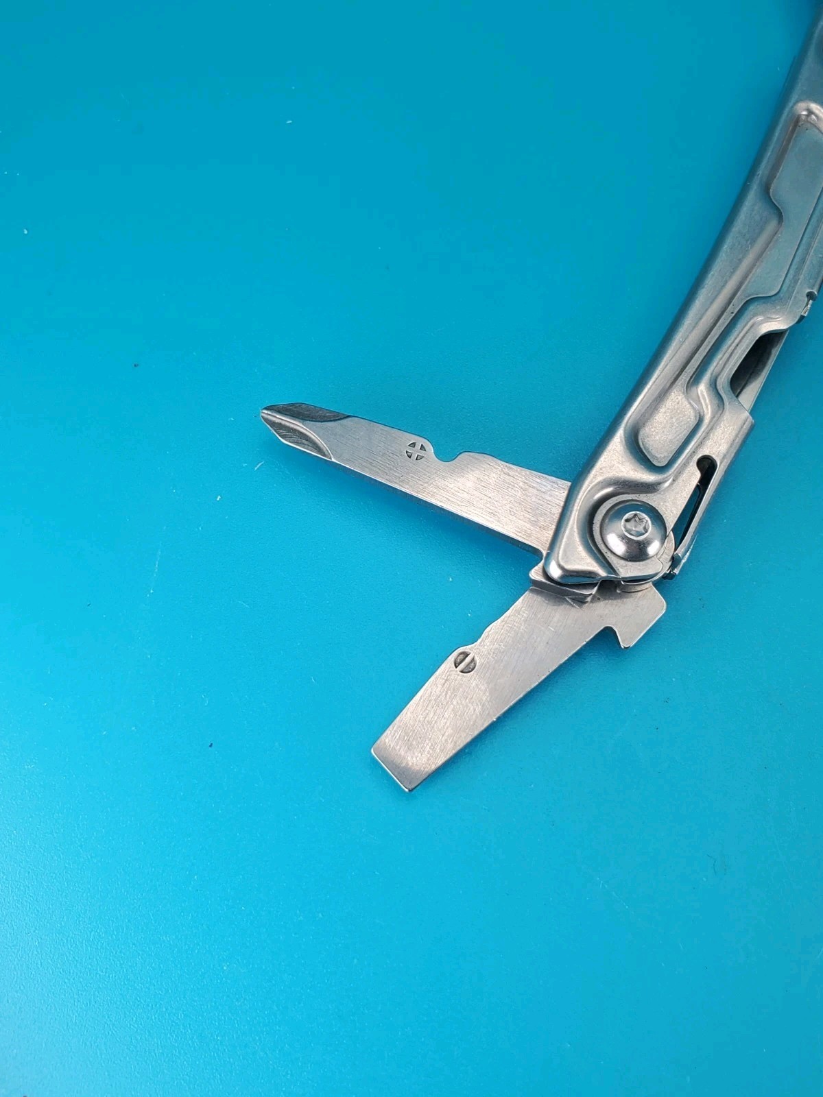 Leatherman Rev 3.8″ Multi-Tool, Stainless! USAA