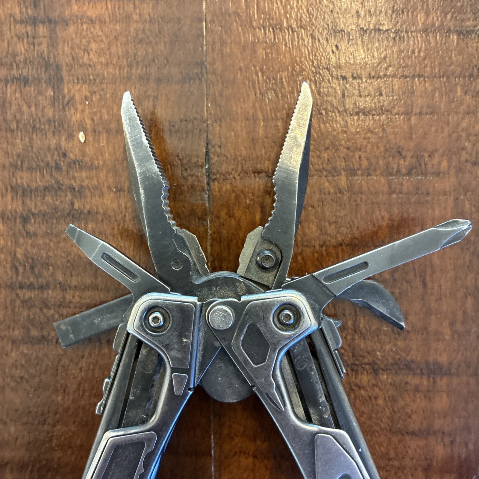 Leatherman OHT Multi-Tool Knife Discontinued 11/17 – Silver / Black – Very Good