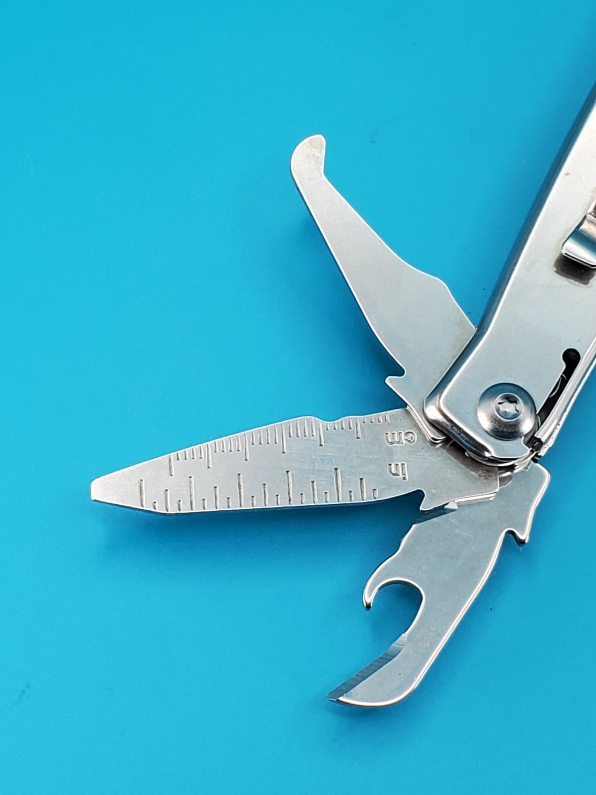 Leatherman Rev 3.8″ Multi-Tool, Stainless! *MINOR RUST ON ITEM*