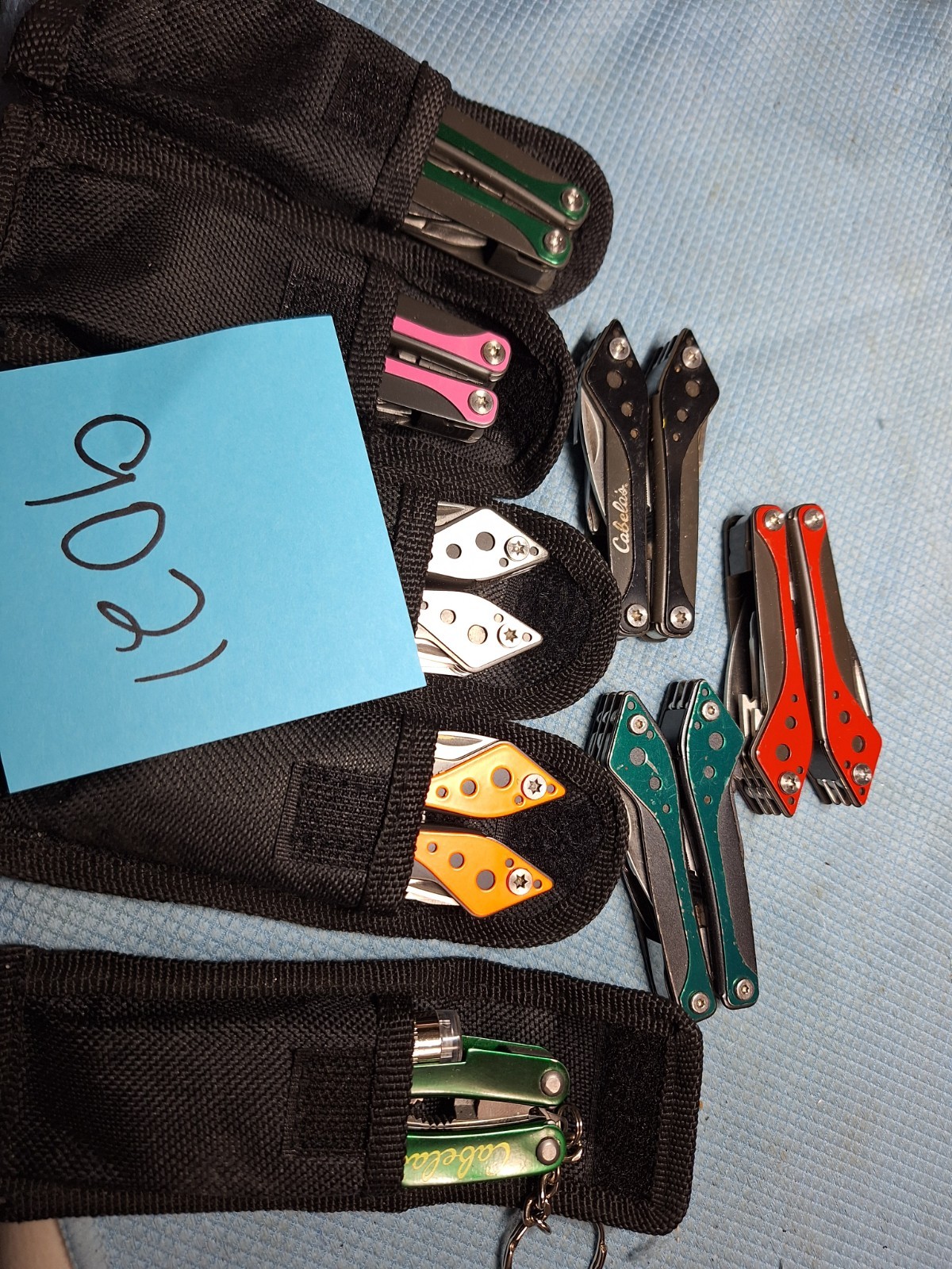 8 CABELAS MULTI TOOLS AIRPORT CONFISCATION EXCELLENT LOT 9021