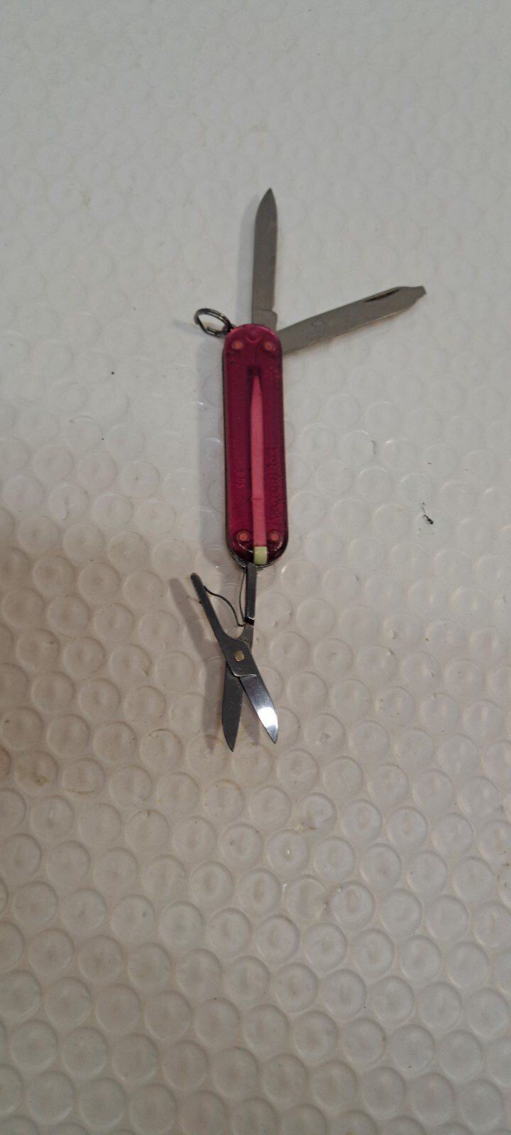 VICTORINOX CLASSIC SD 58MM SWISS ARMY KNIFE POCKET KEYCHAIN TRANSLUCENT PINK