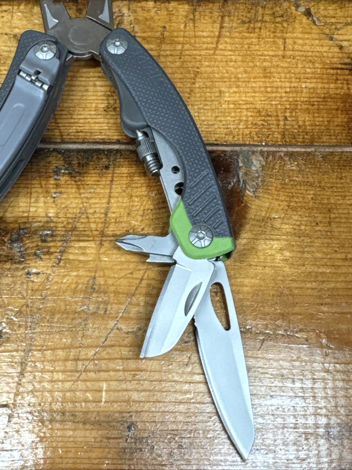 Gerber Steady MultiTool Pliers Knife Tools w/ Tripod for Smartphone Camera RARE