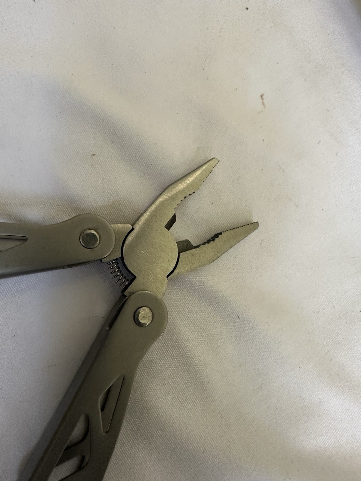 Stainless Steel Pocket Knife Multi-Tool Blade Unbranded Letherman Style 3” Cl