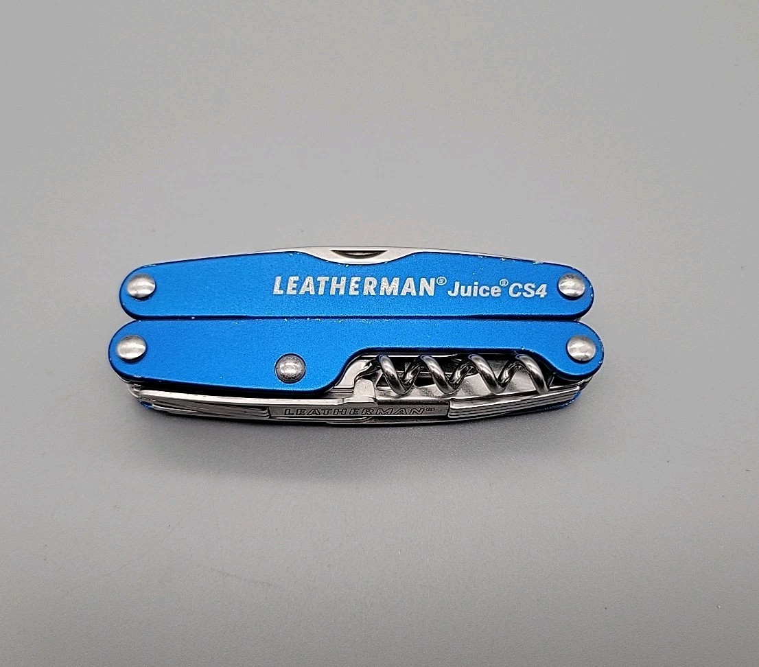 Leatherman JUICE CS4 Multi-Tool – Dated 0912 – Blue – Discontinued – Pliers