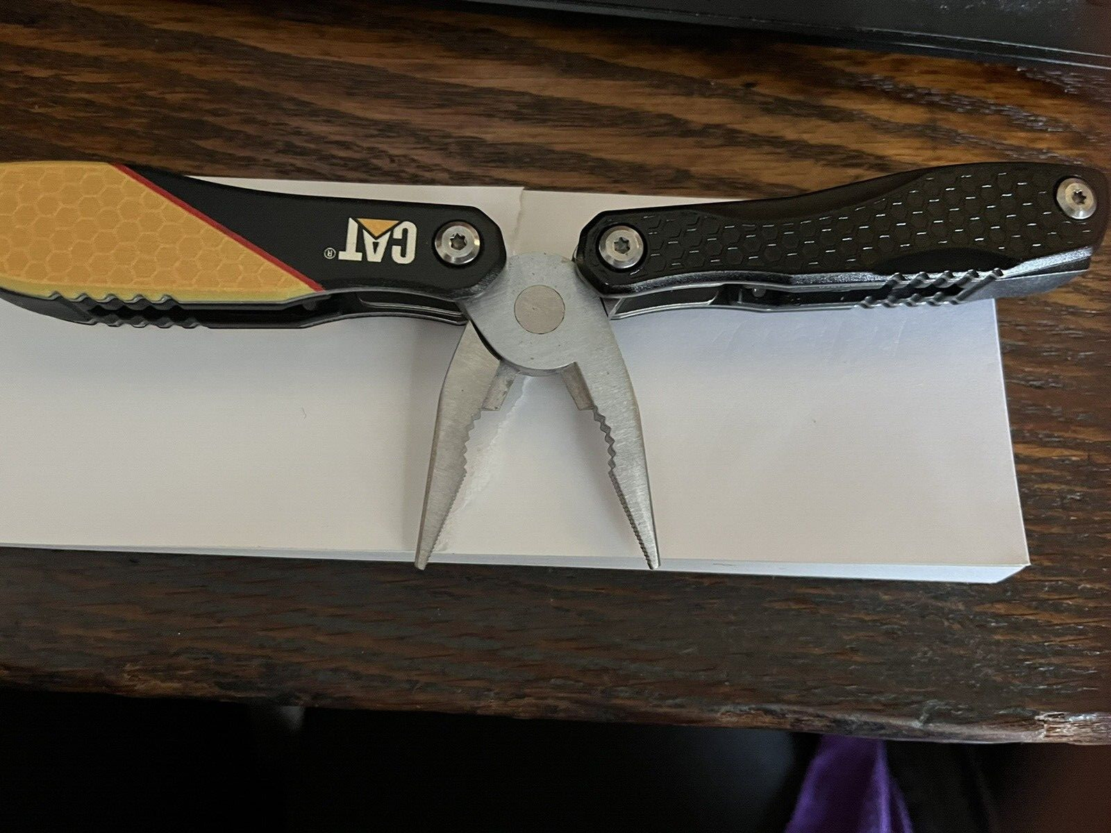 Caterpillar 12-in-1 Multi-Tool – Yellow Aluminum