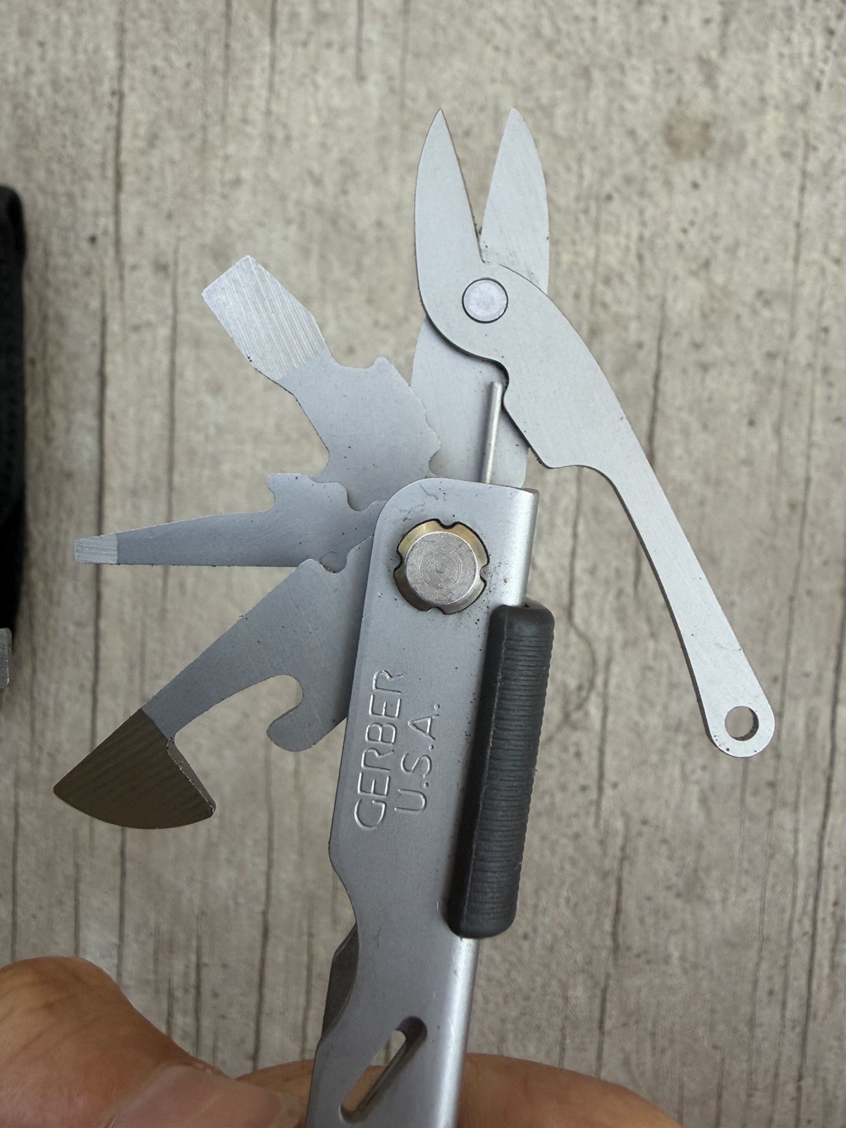 GERBER USA MP400 COMPACT SPORT EDC MULTI-TOOL PLIERS KNIFE SCISSORS & SHEATH EXC