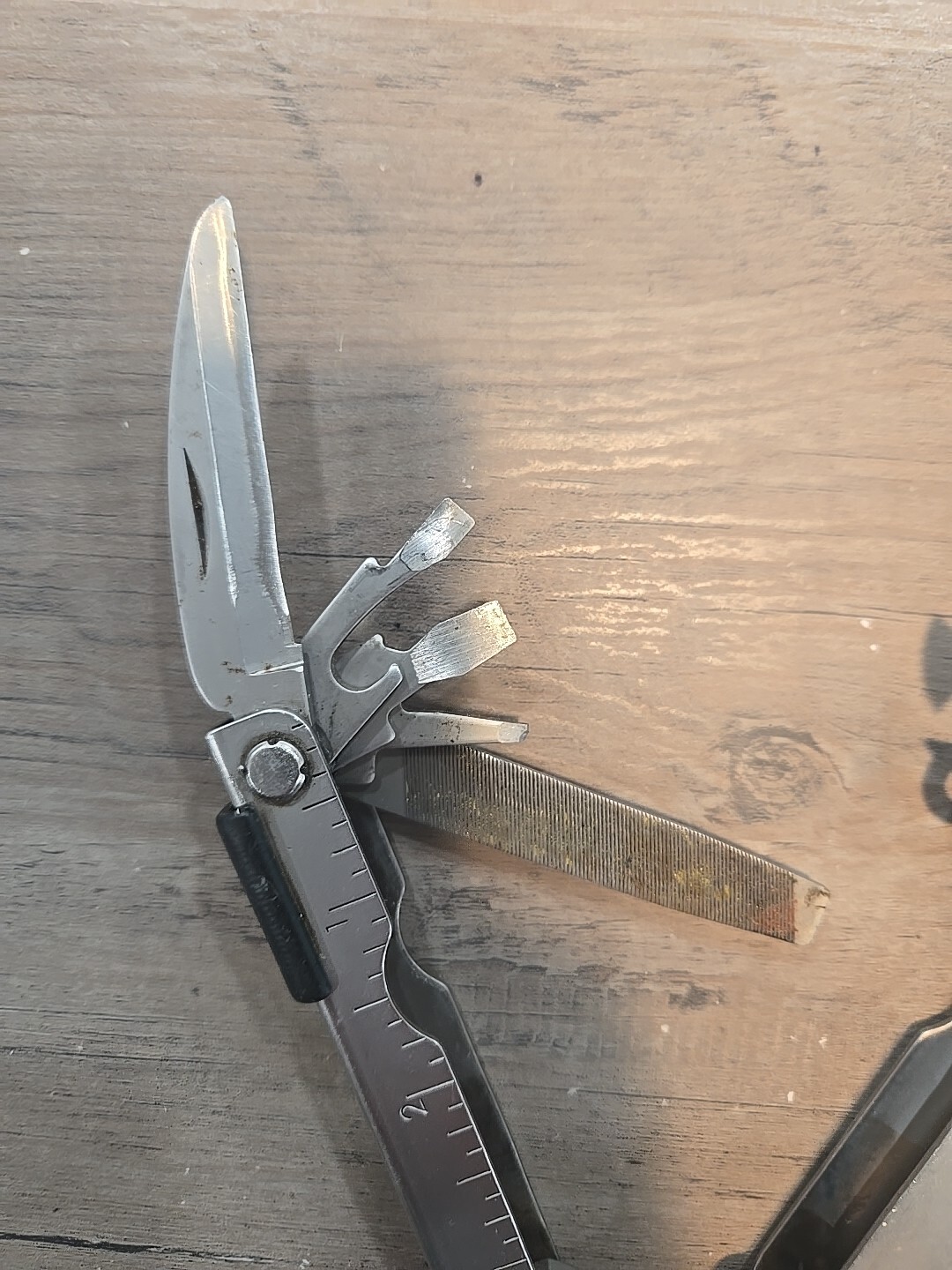 Multi-Plier 600 – Stainless, Carbide Cutters, Bluntnose, Sheath silver With Case