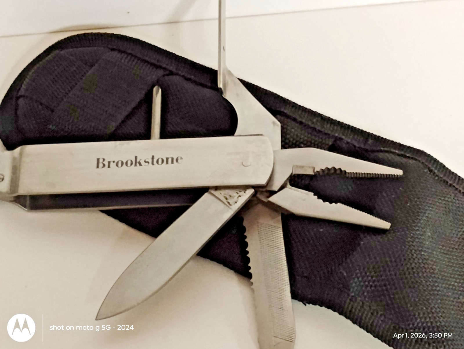BROOKSTONE 8IN1 MULTITOOL WITH BLADE, & CASE, SILVER COLOR STAINLESS , ( OF