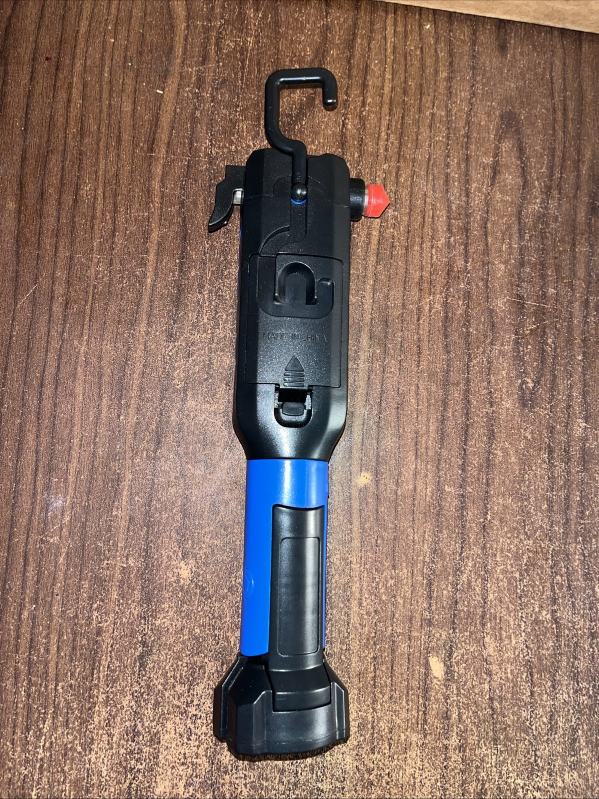 Securebrite COB Emergency Auto Tool/Flashlight/Flasher NEW/Open Batteries Not In