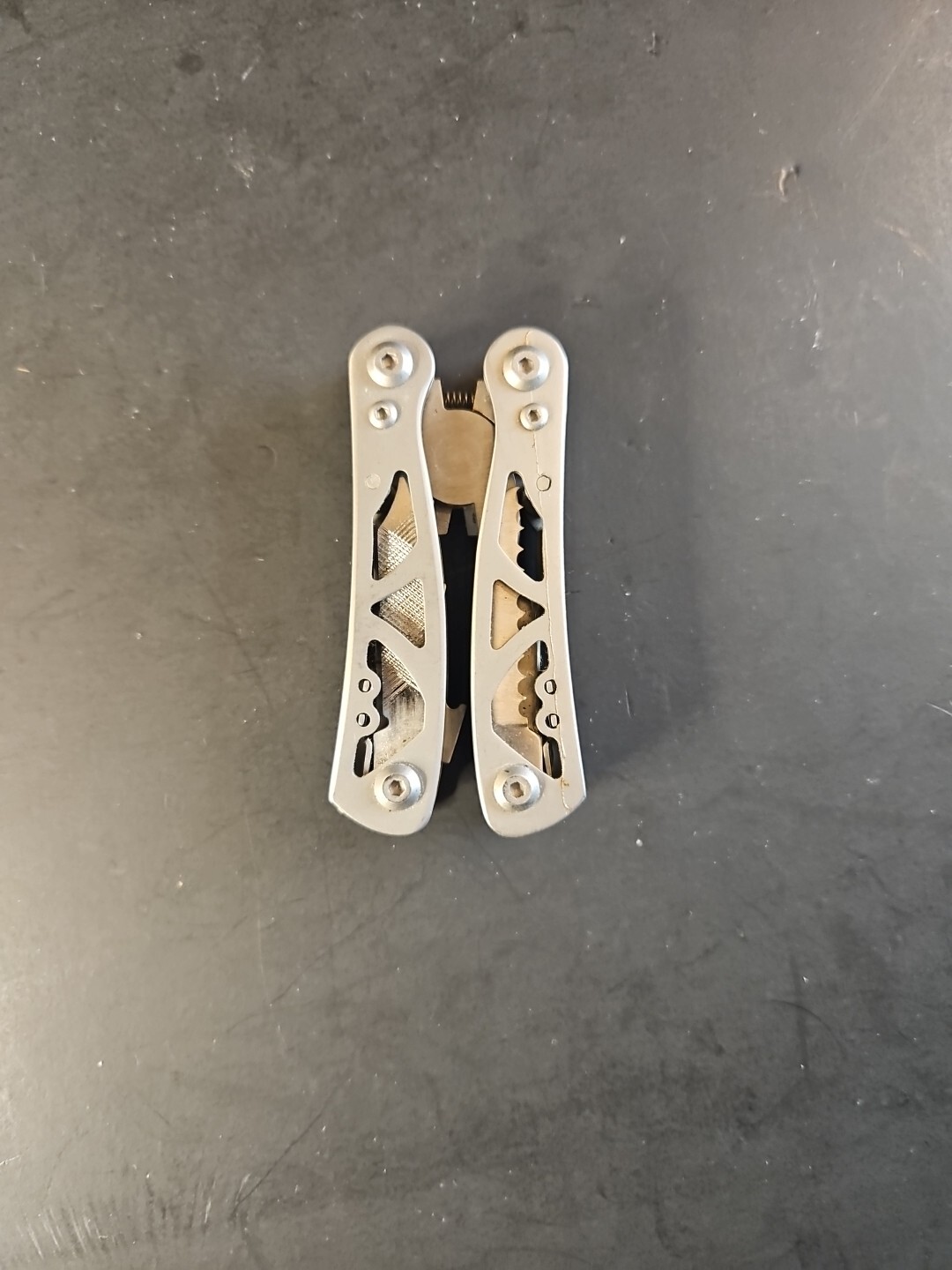 4.5″ Multitool Bold