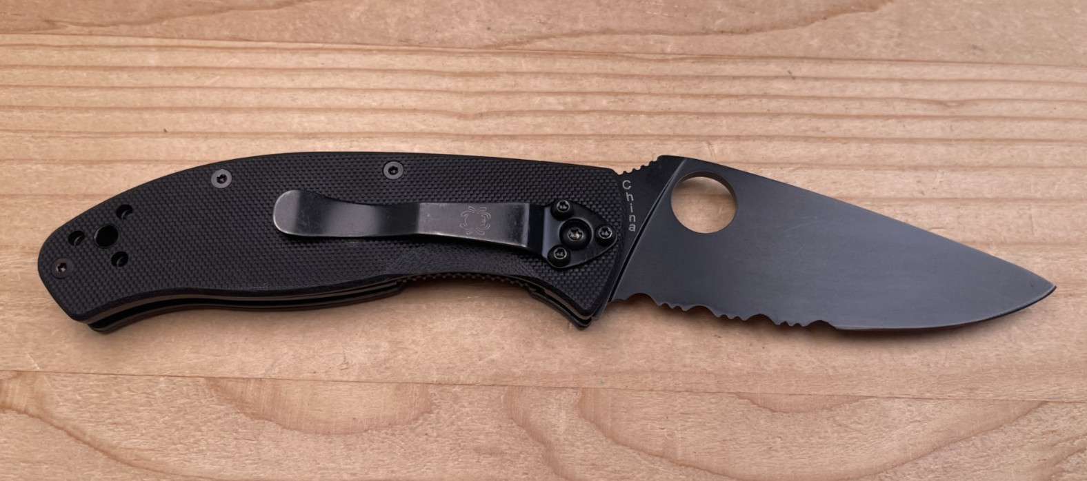 Spyderco Tenacious Folding Pocket Knife 8Cr13MoV Black Partially Serrated Blade