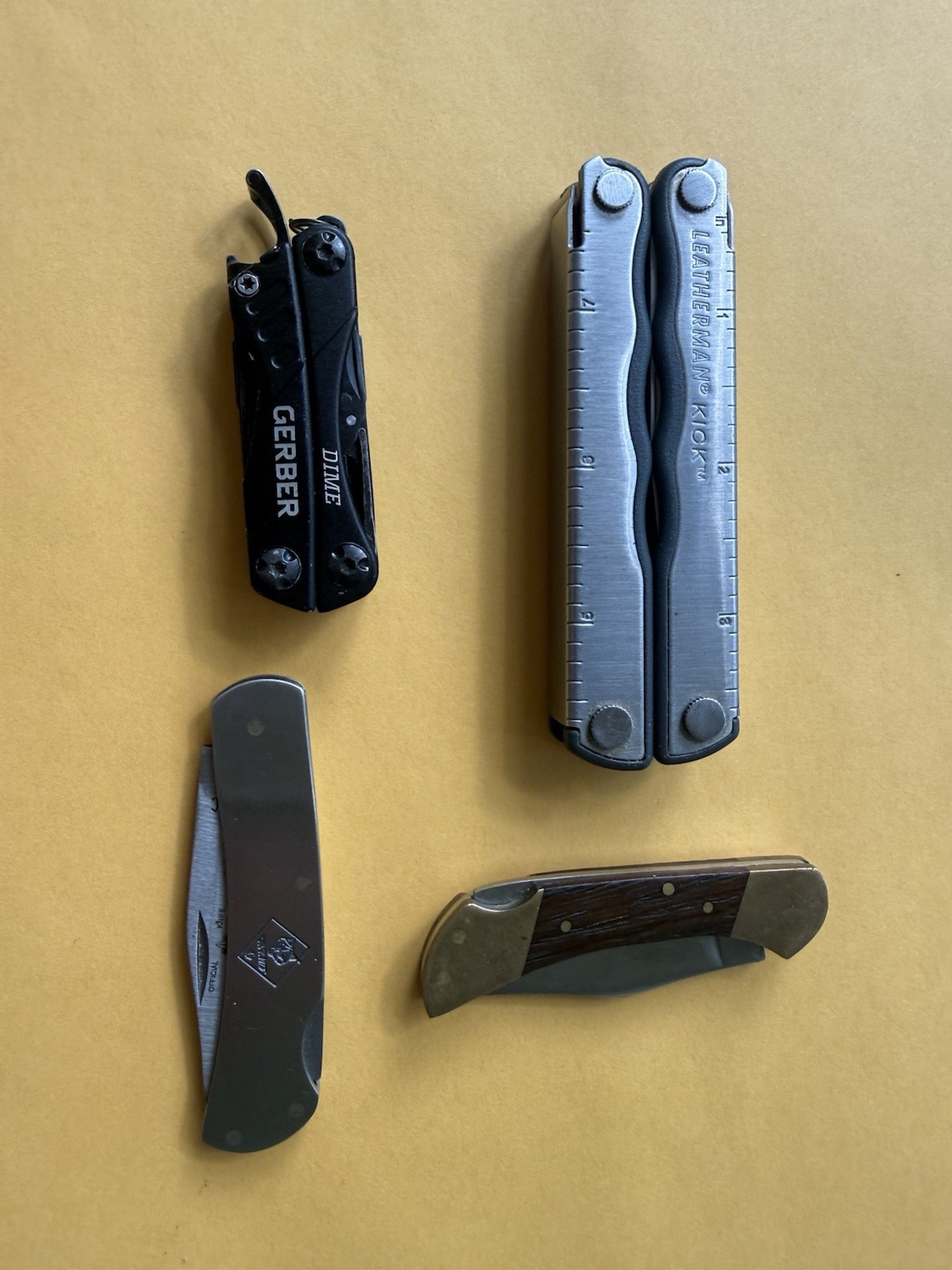 Lot 4: Leatherman Kick, Gerber Dime,Bear BSA SS,Japan Fold Knives, Look!!