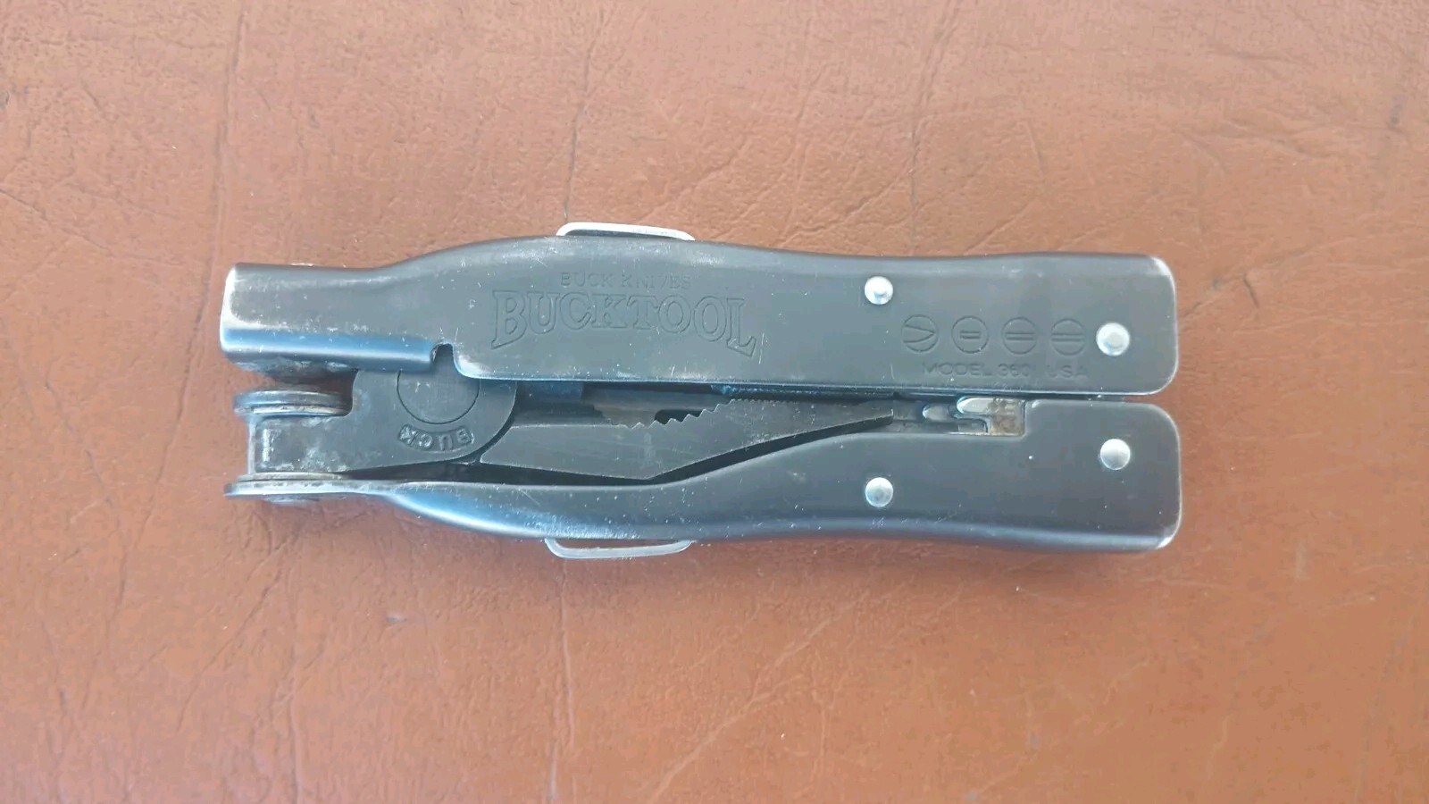 Vintage Buck Knives Bucktool Black Finish 360 model 1990’s Parts Or Not Working