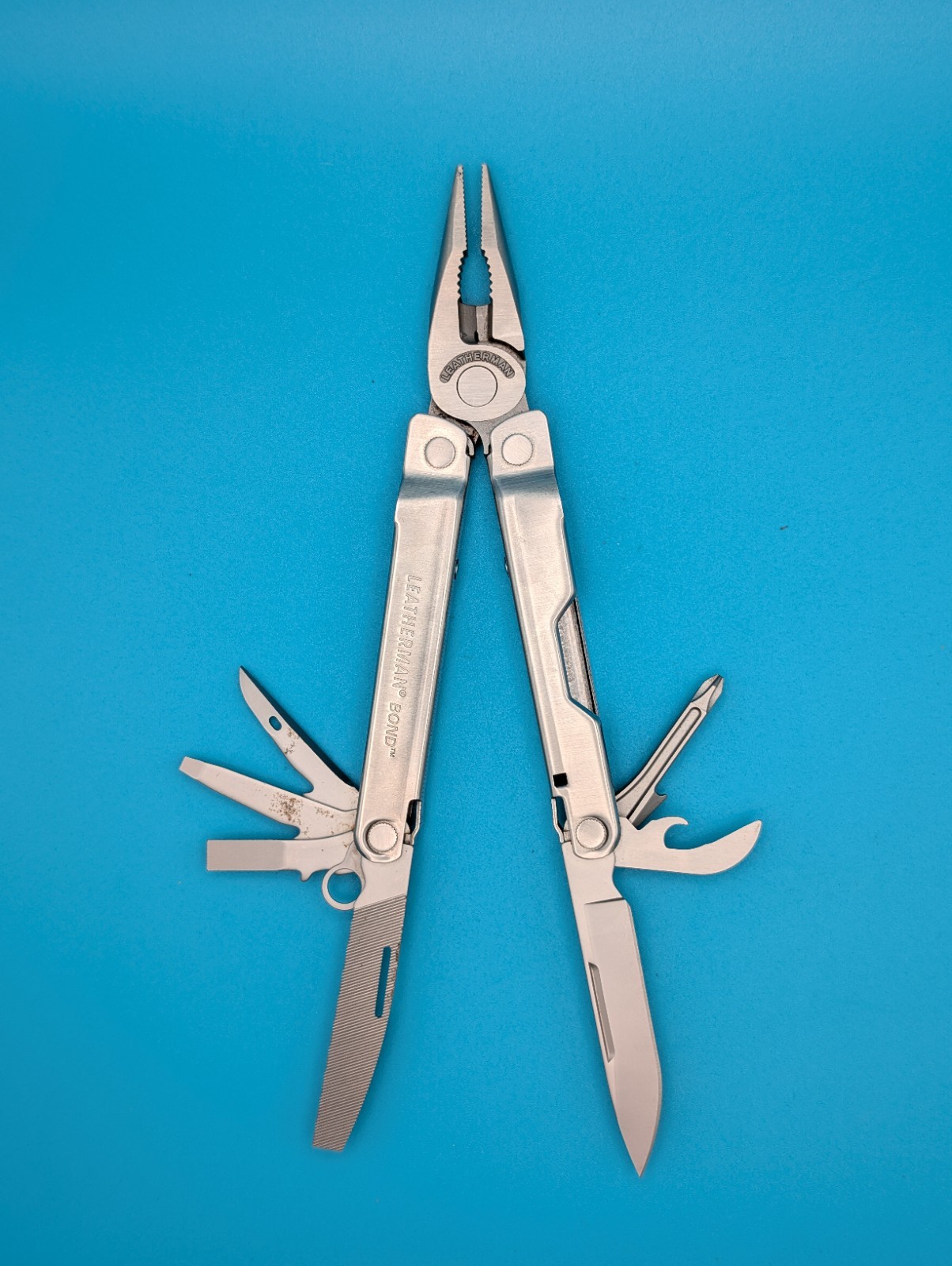 LEATHERMAN Bond Multitool, Stainless Steel Everyday Tool!