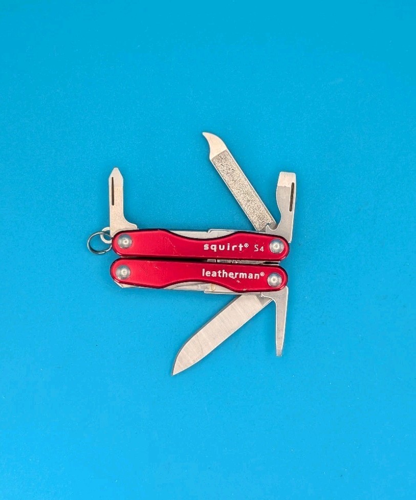 Leatherman Squirt S4 Multi-Tool, Key Ring, Retired, RED!