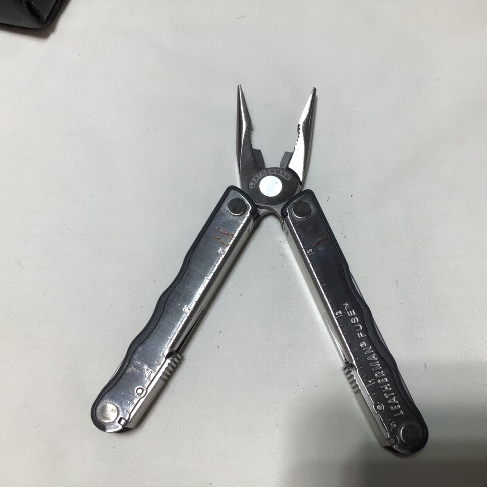 leatheman fuse multi tool with case