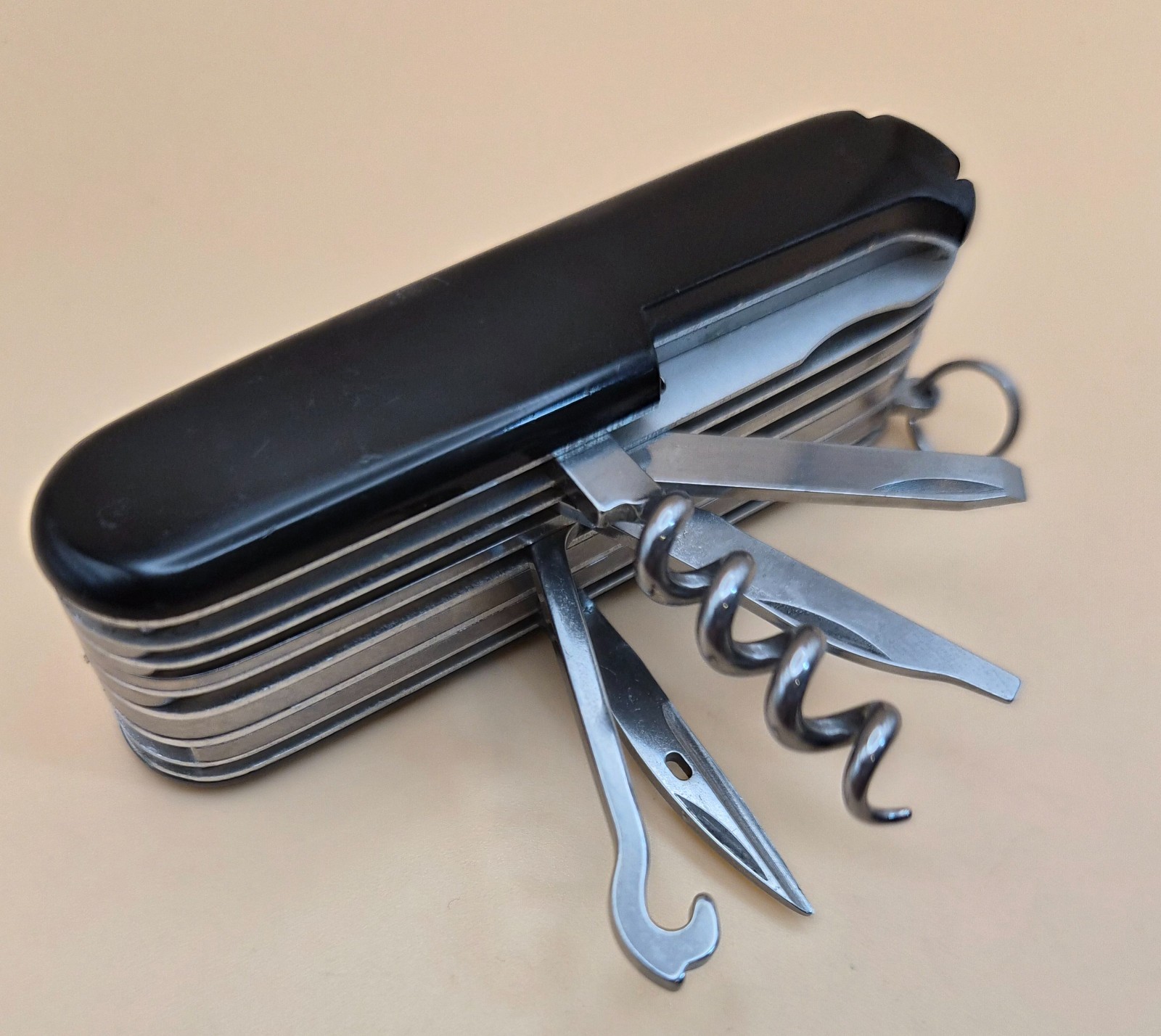 Victorinox SWISSCHAMP Swiss Army Knife – Good Condition (001)