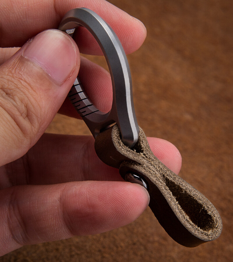 EDC Titanium Alloy Leather Porable Hanging Buckle Car Keychain Key Belt Waist