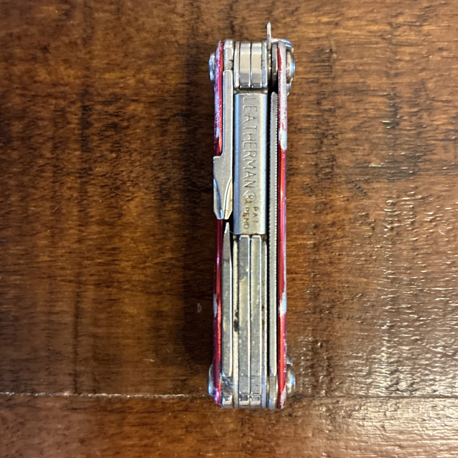 Leatherman Squirt “Radio Shack” E4 Multi-Tool w/Wire Strippers – Very Good