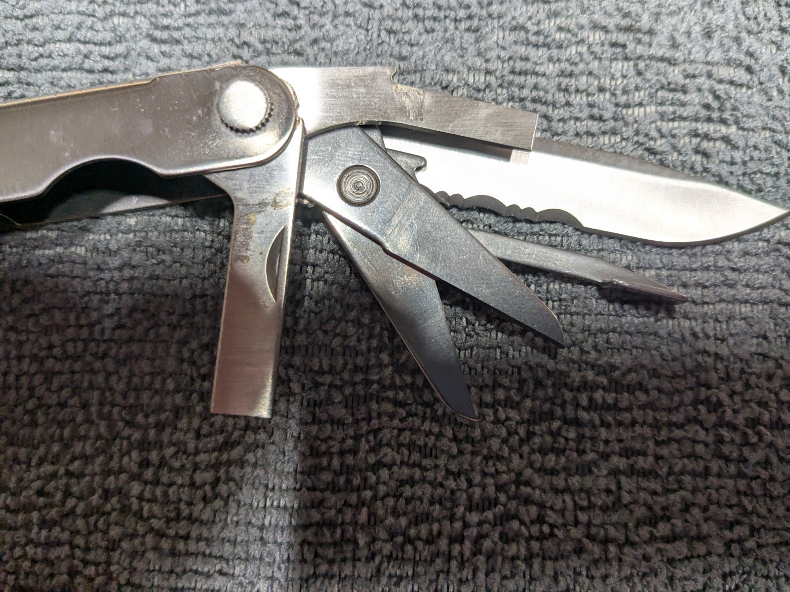 LEATHERMAN PSTii MULTI TOOL with Lightly Handled SHEATH (04/02 date Code)