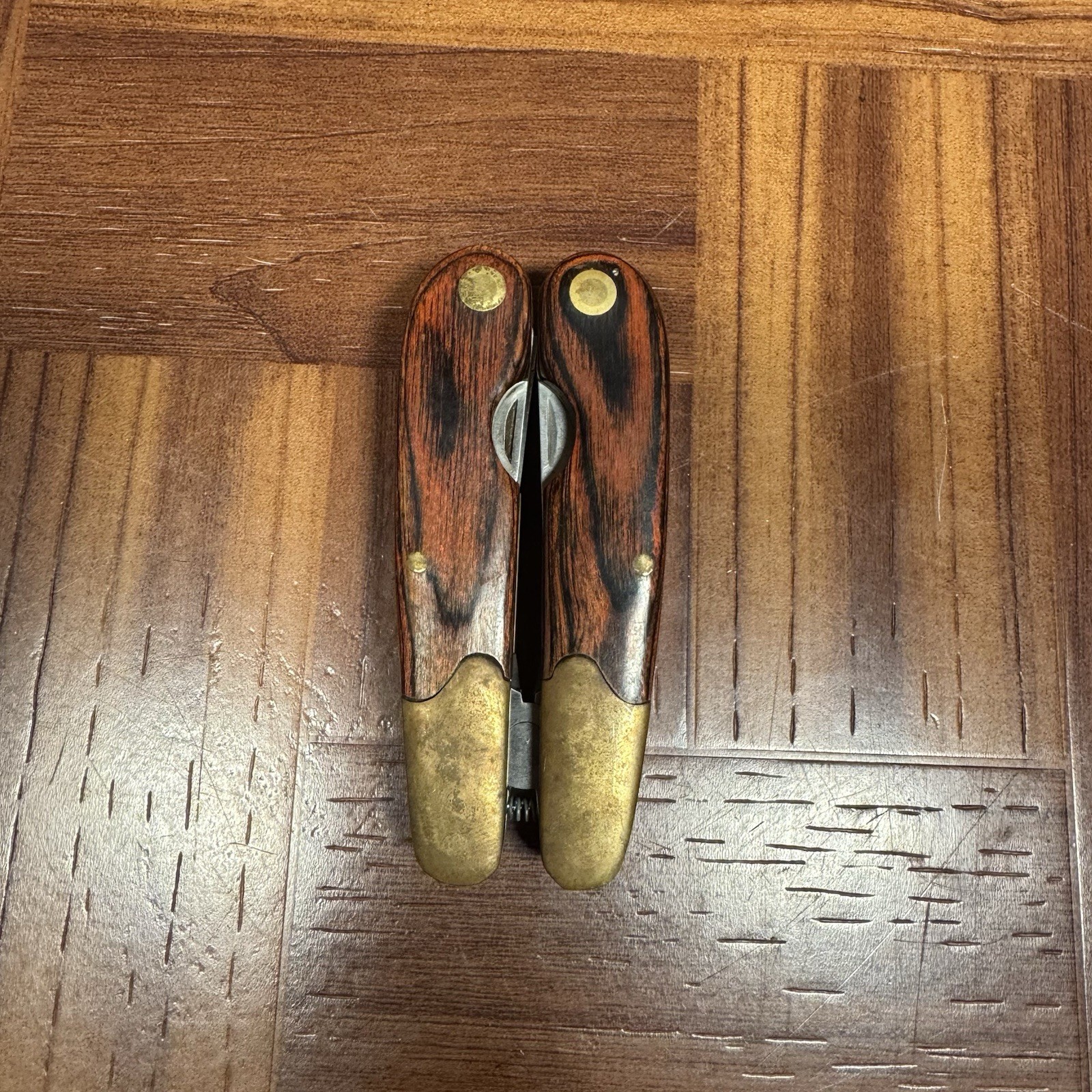 Sheffiel’s Multi-tool 9 in 1 Brown & Stainless Steel