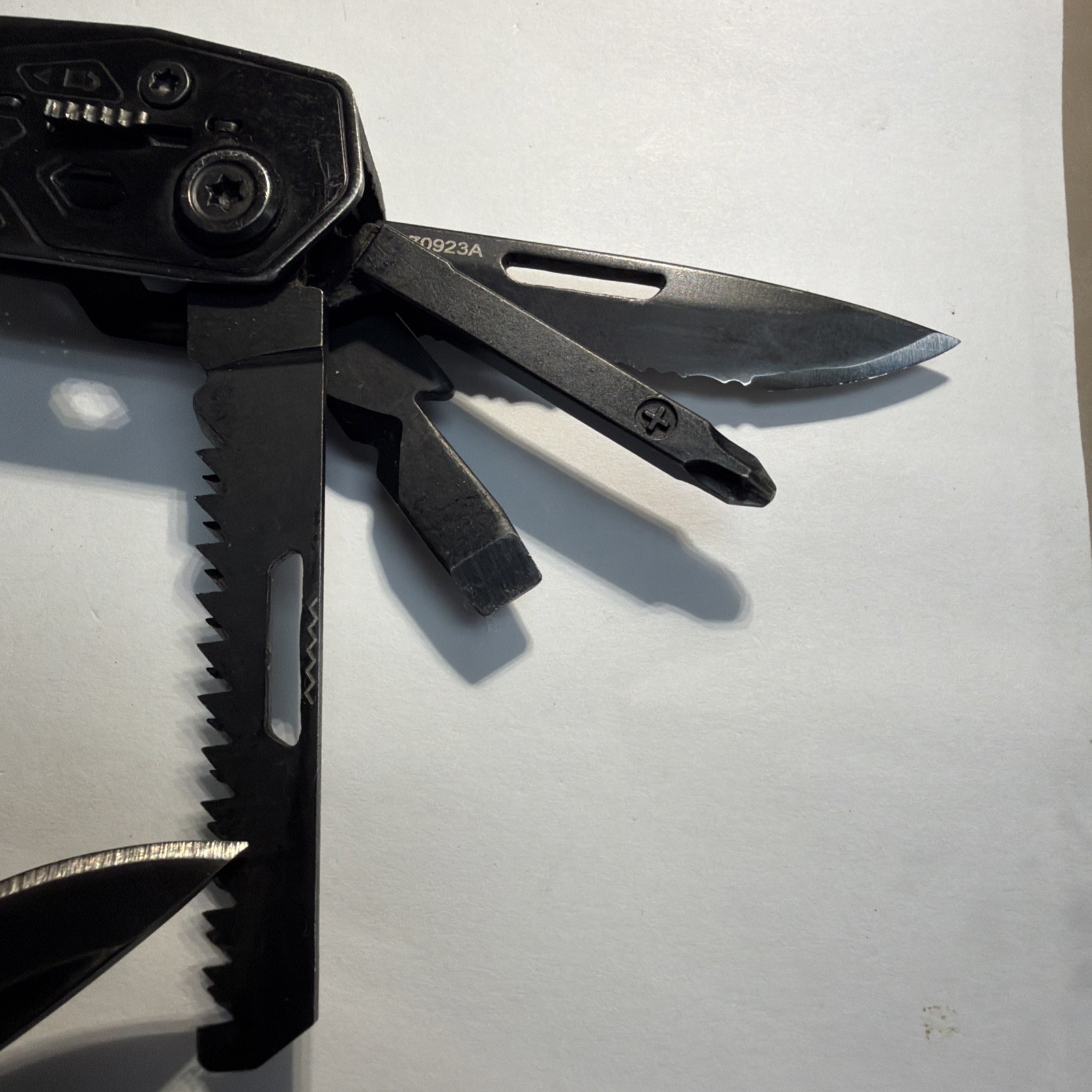 Gerber USA Truss Black Oxide Multi-Tool Pliers Scissors Knife With Belt Pouch.