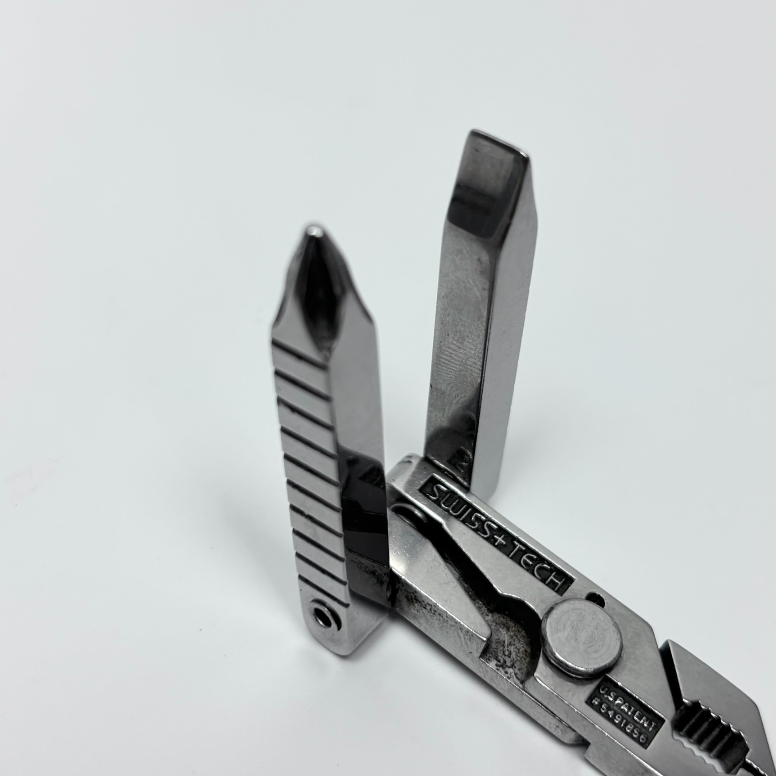 Swiss Tech Multi Tool Utility Stainless Steel Folding Patent 5491856