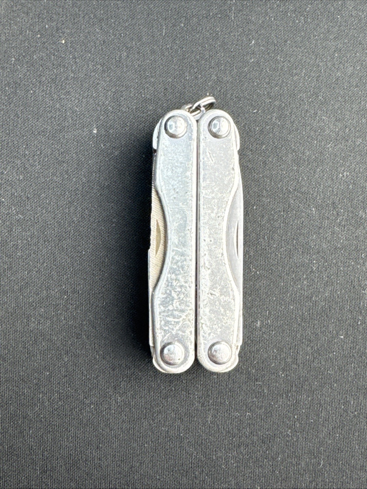 Leatherman Squirt E4 Multi-Tool w/Wire Strippers Gray