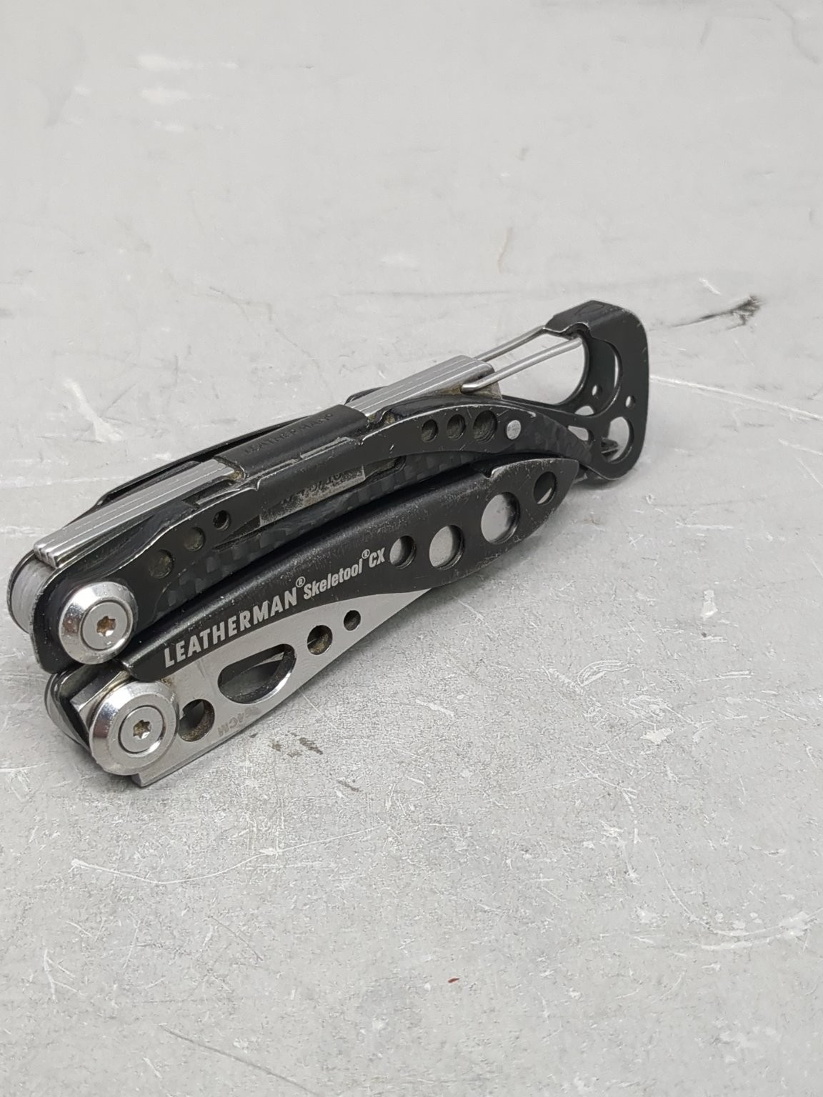 Leatherman Skeletool CX Multi-Tool Stainless Steel Carbon Fiber