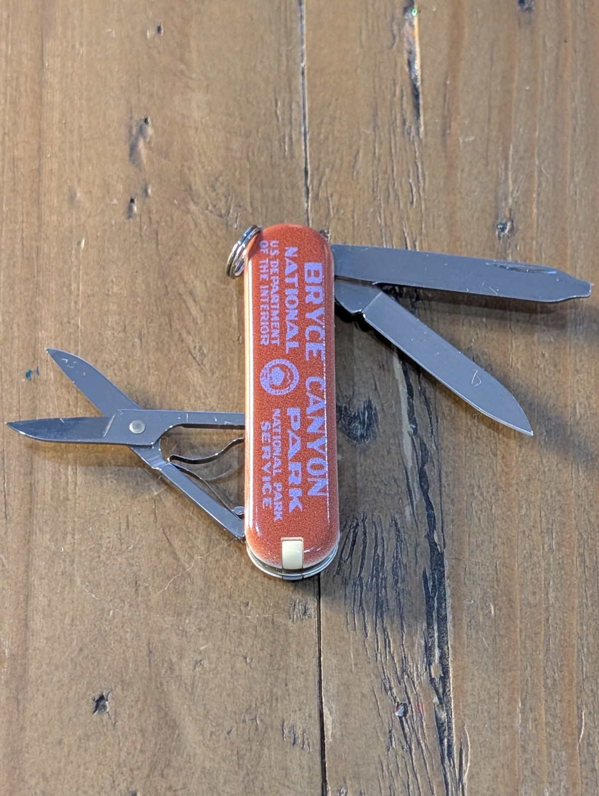 Victorinox – Bryce Canyon Classic SD – Swiss Army SAK Multi-Tool 55496 – BS-104