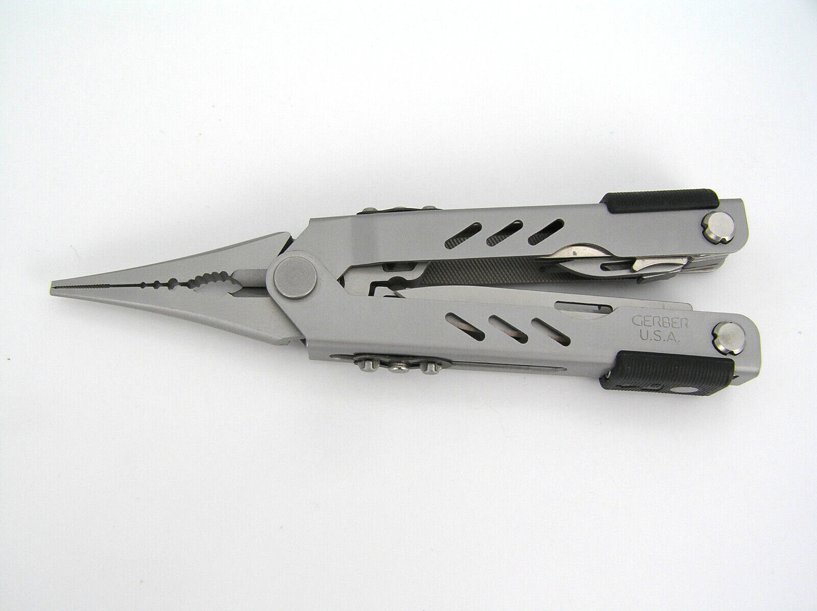 Gerber Fisherman MP400 Multi Tool w/ Sheath & Original Box Excellent Condition!