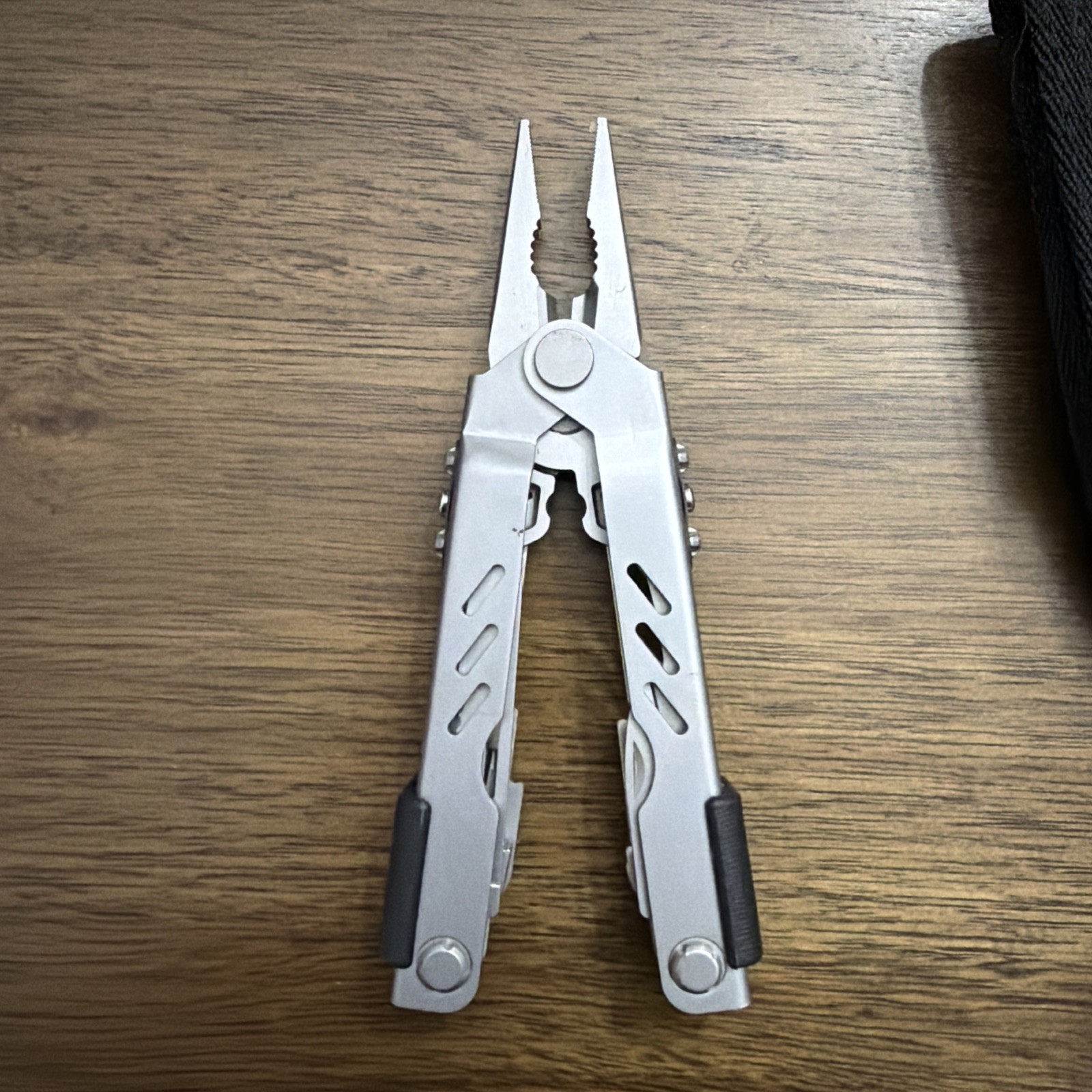 Gerber Fisherman Multi-Plier Multi Tool MP400 Compact Sport