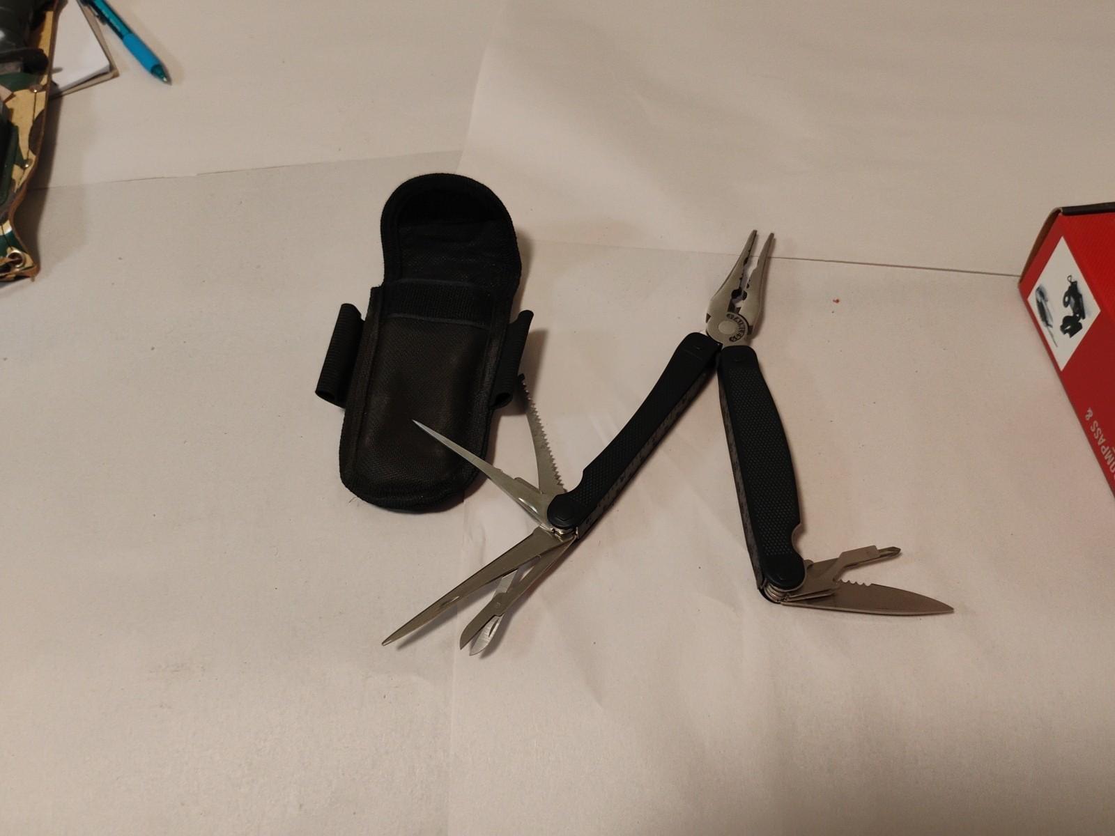 Multi Tool Handyman Club Of America Item Code DYLMMT, No Box But Comes With Case
