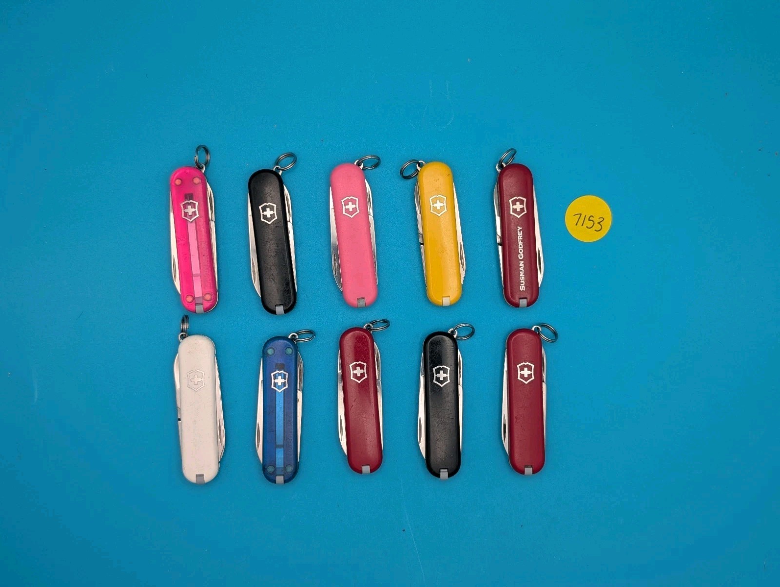 Lot of 10 Victorinox Classic Swiss Army Knife Multi Tools!
