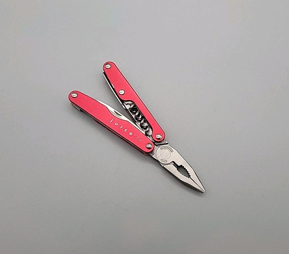 Leatherman JUICE C2 Multi-Tool – Dated 1103 – Red – Retired – Boys Life LOGO