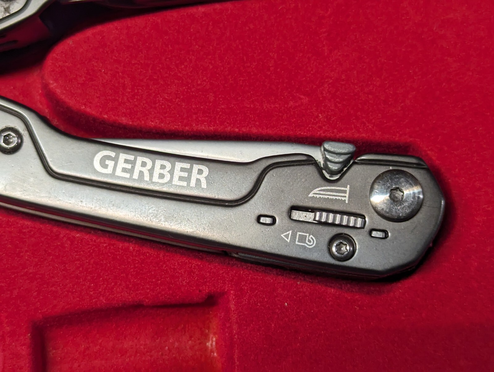Gerber Multi Pliers & Multi Tool Knife With Hard Case