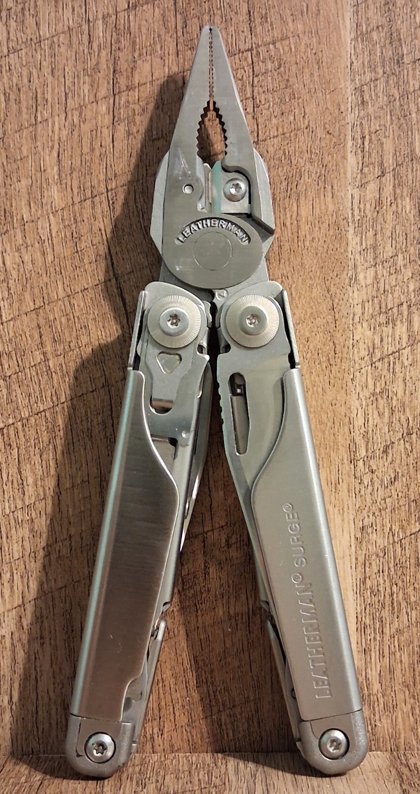 Leatherman Surge Multi-Tool Stainless Steel – Near Mint