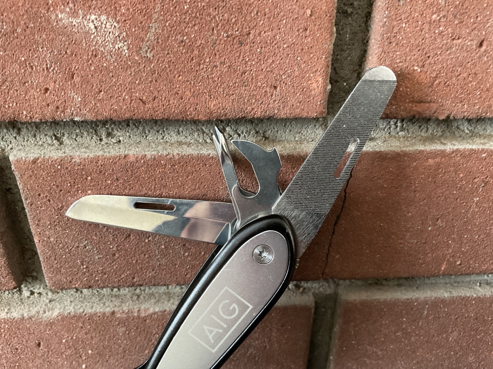 9 – in-1 AIG Multifunctional Tool With Pliers
