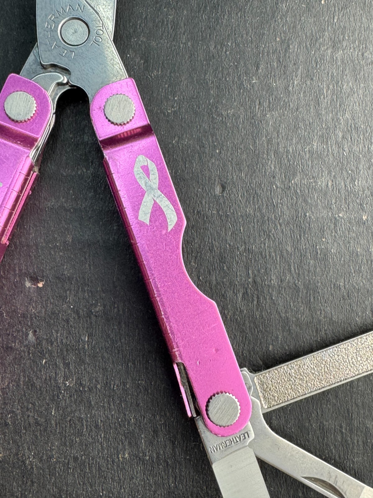 Leatherman Micra 10 in 1 Multitool Anodized Aluminum – Pink